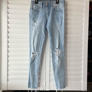 American Eagle Light Wash Skinny Jeans
